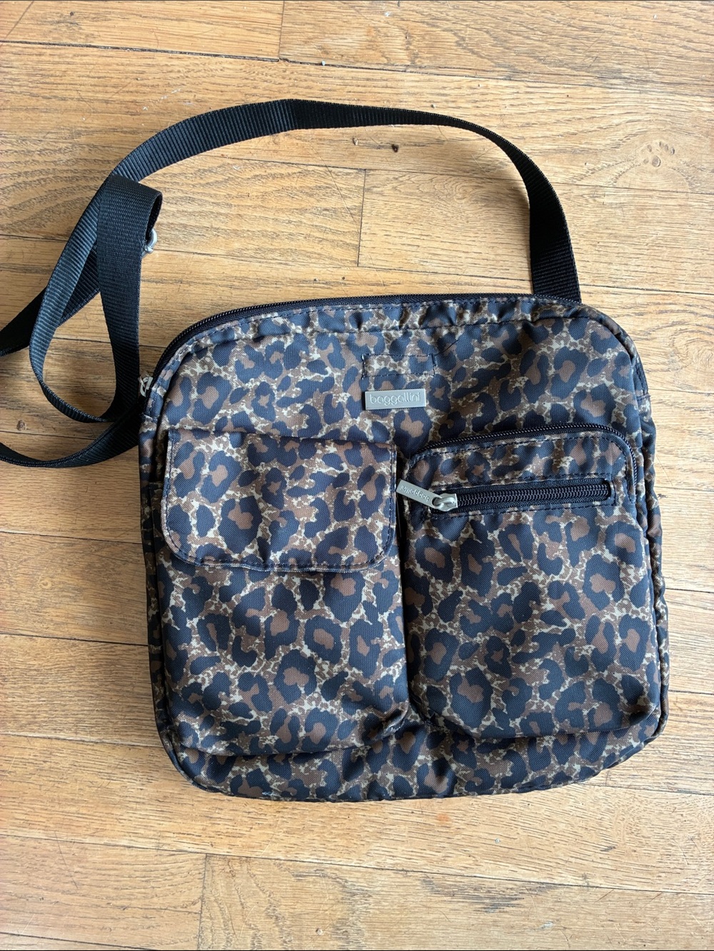 Baggallini Leopard Print Crossbody Shoulder Bag